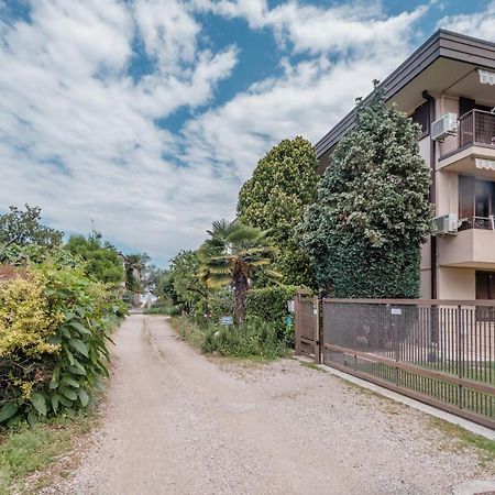Casa Lugana 19 - Monolocale Con Piscina Direttamente A Lago Sirmione Exterior photo
