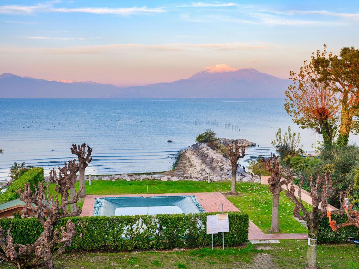 Casa Lugana 19 - Monolocale Con Piscina Direttamente A Lago Sirmione Exterior photo